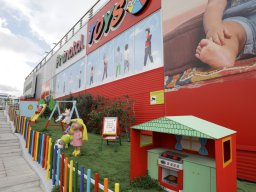Outdoor handmade 3D constructions